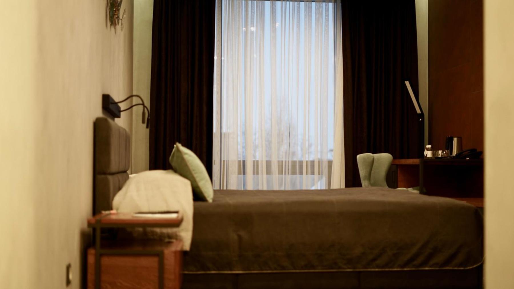 Mojo Hall Hotel Lutsʼk Esterno foto